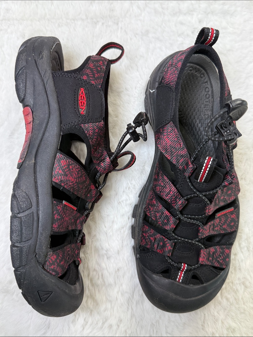 KEEN Newport H2 Womens 9.5 Dead Dye 5 Black Red Waterproof Hiking Water Sandals